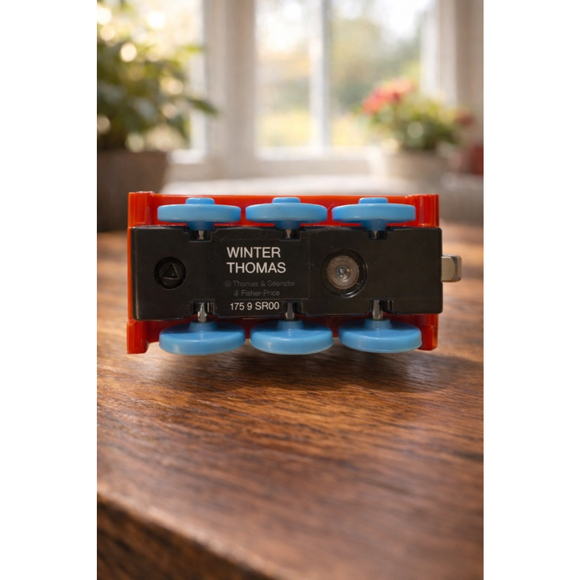 Thomas & Friends Winter Thomas Christmas Die-Cast Train 🎄🚂 - Picture 3 of 4
